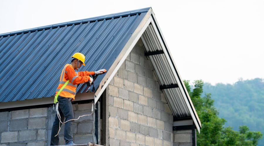 Professional gutter cleaning in West Hartford, CT